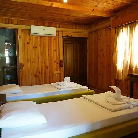 Siesta Fiesta Hotel *